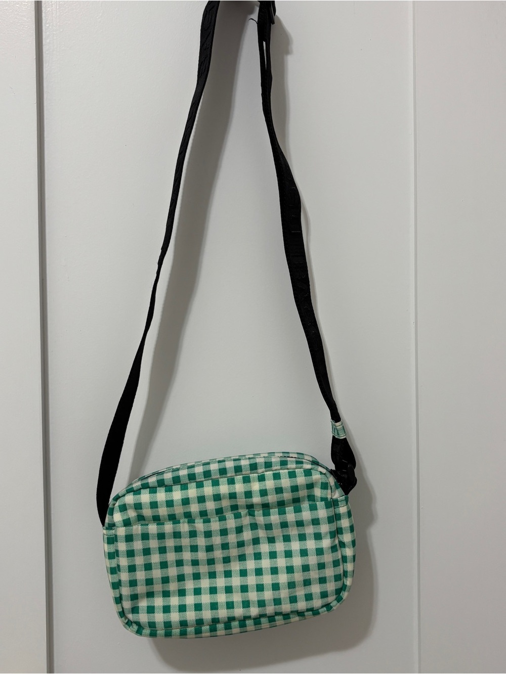 BAGGU camera crossbody bag in green gingham